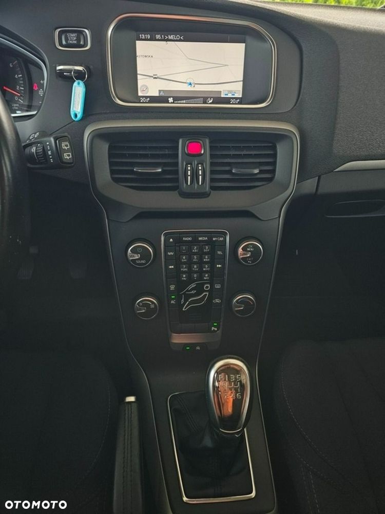 Volvo V40 D2 Momentum - 17
