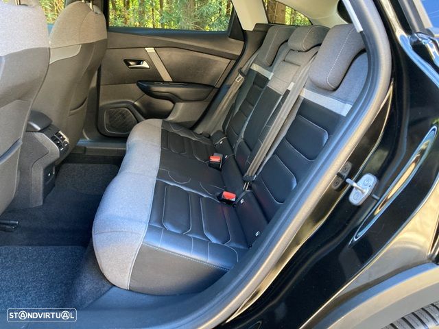 Citroën C4 1.2 PureTech Shine - 30