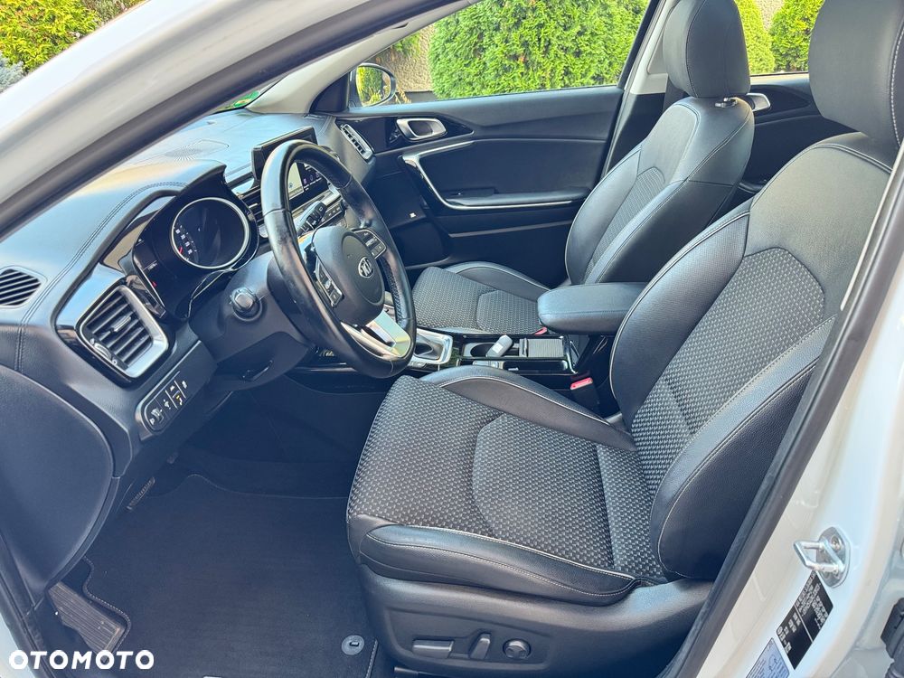 Kia Ceed 1.4 T-GDI DCT OPF Platinum Edition - 21