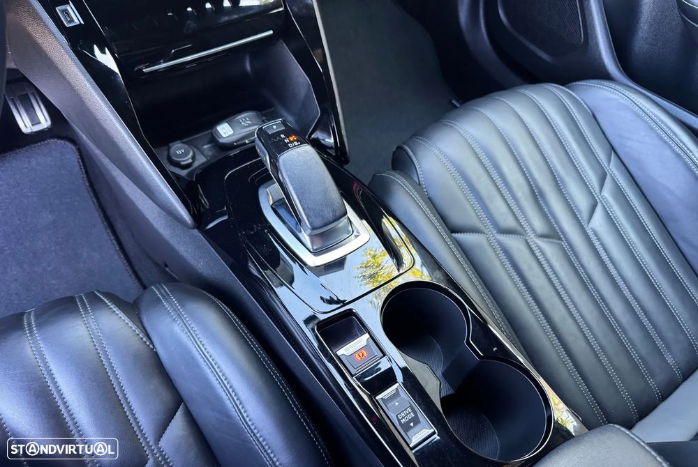 Peugeot e-2008 50 kWh GT - 33