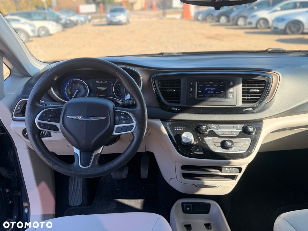 Chrysler Pacifica - 7