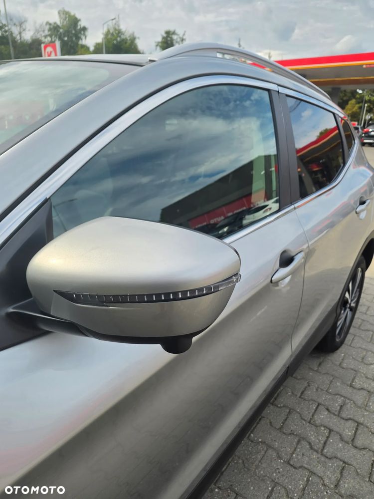 Nissan Qashqai 1.2 DIG-T N-Connecta EU6 - 31