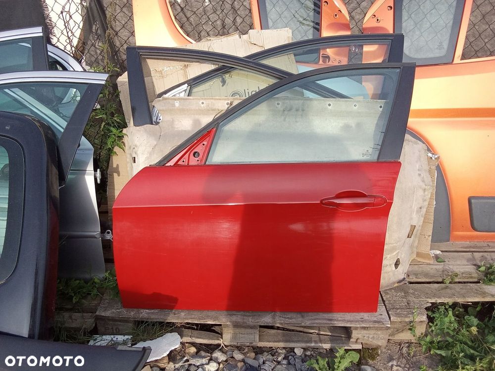 CC DRZWI LEWY PRZÓD BMW 3 E90 LCI LIFT GOŁE SEDAN KARMESINROT A61 - 1