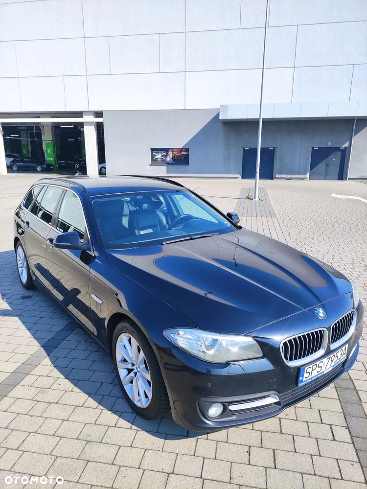 BMW Seria 5 525d xDrive - 12
