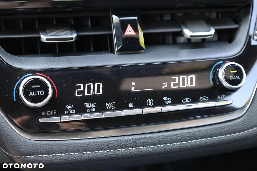 Toyota Corolla 1.8 Hybrid Comfort - 23