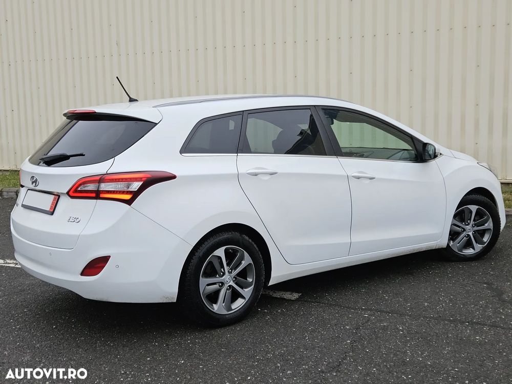 Hyundai i30 1.6 CRDI Premium - 11