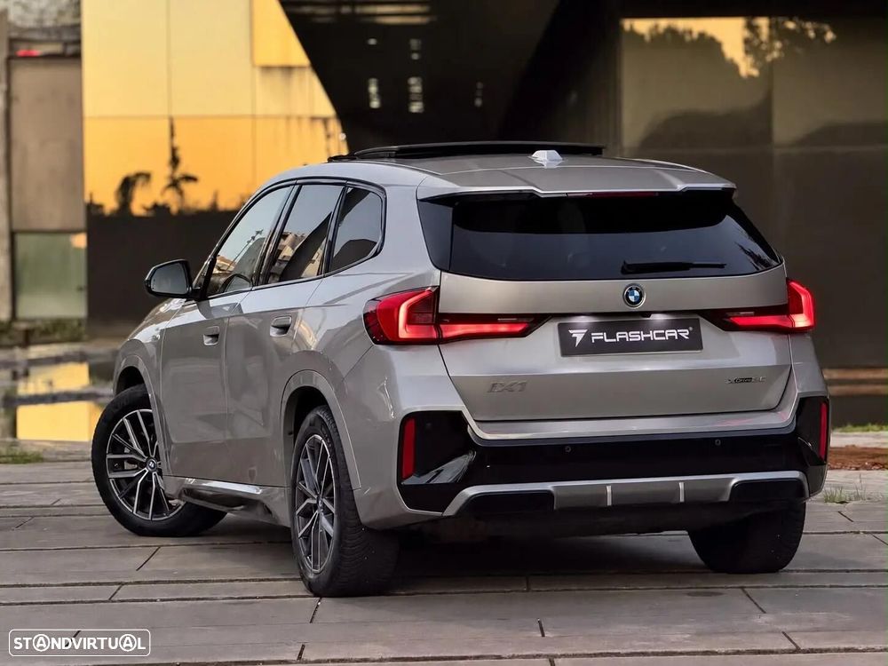 BMW iX1 xDrive30 Pack Desportivo M - 18