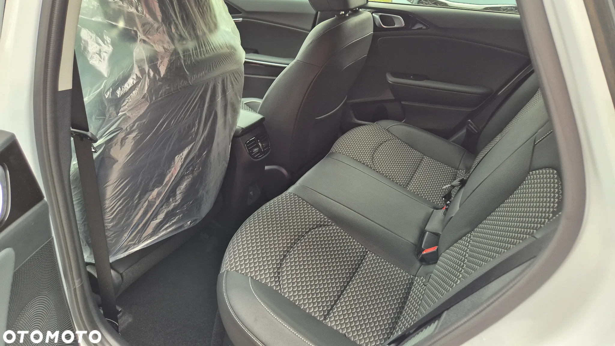 Kia Ceed 1.6 GDI PHEV Business Line DCT - 10