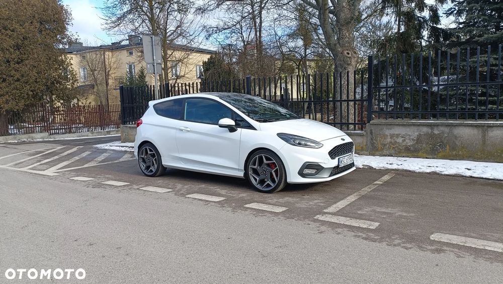 Ford Fiesta - 10