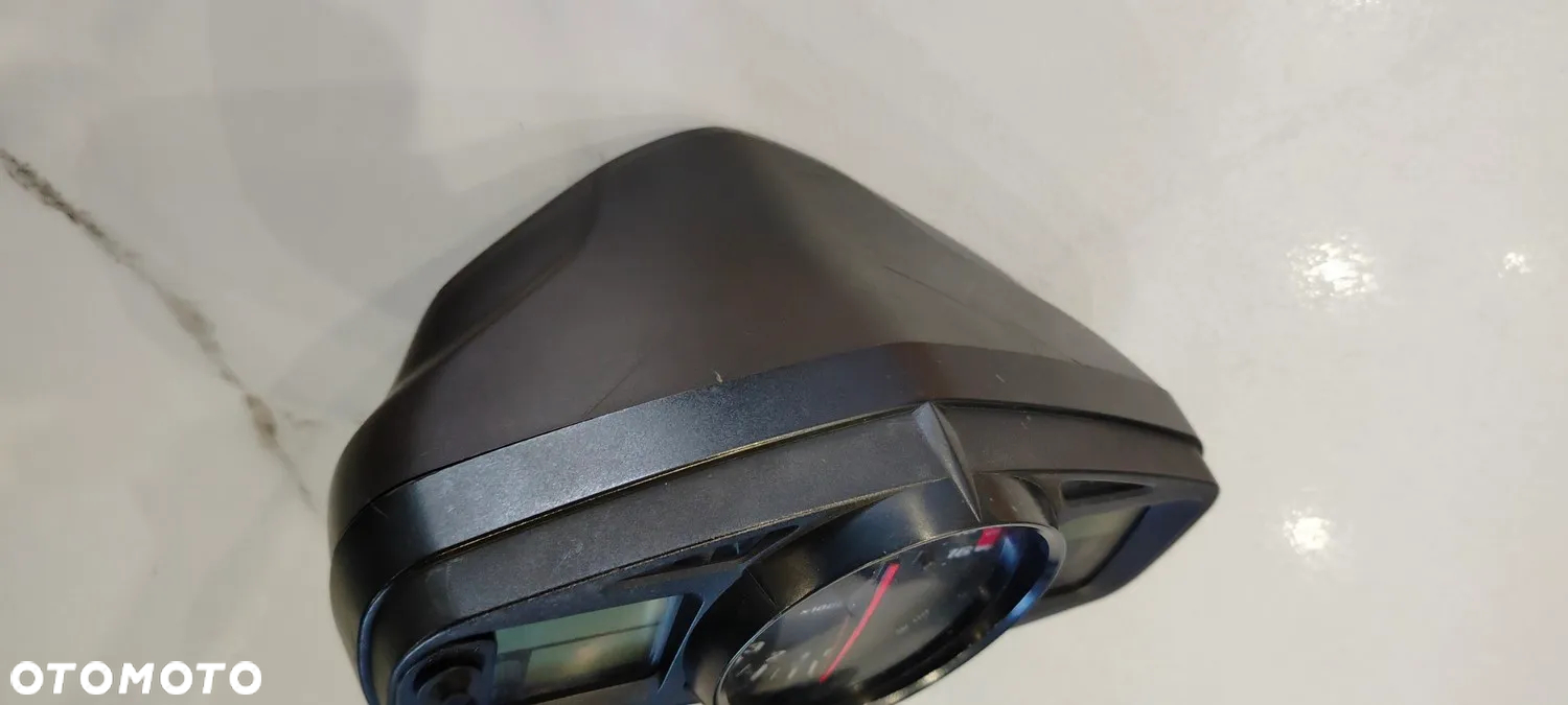 SUZUKI GSR 600 BOCZEK OWIEWKA KIERUNKOWSKAZ CHŁODNICA LICZNIK BŁOTNIK - 9