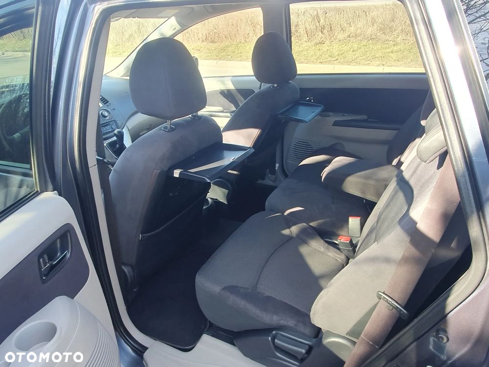 Mitsubishi Grandis 2.4 Motion - 29