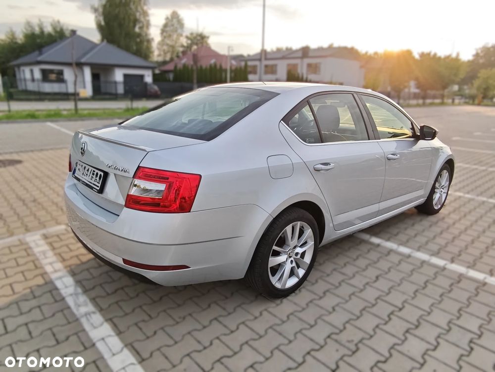 Skoda Octavia 2.0 TSI Clever DSG - 6