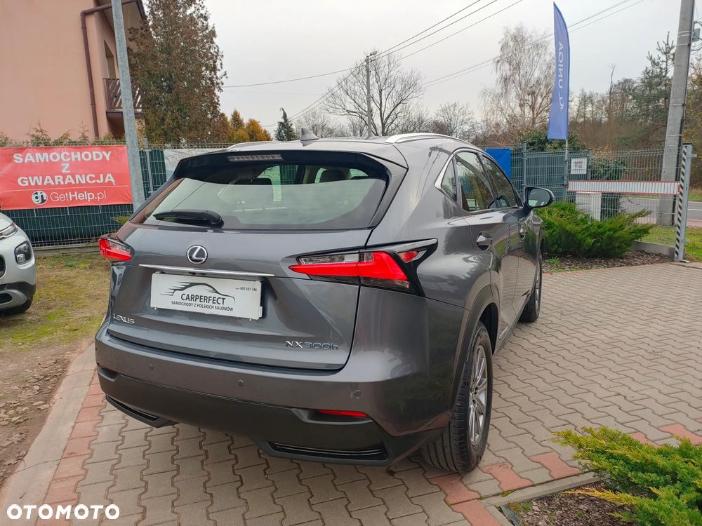 Lexus NX 300h Comfort AWD - 2