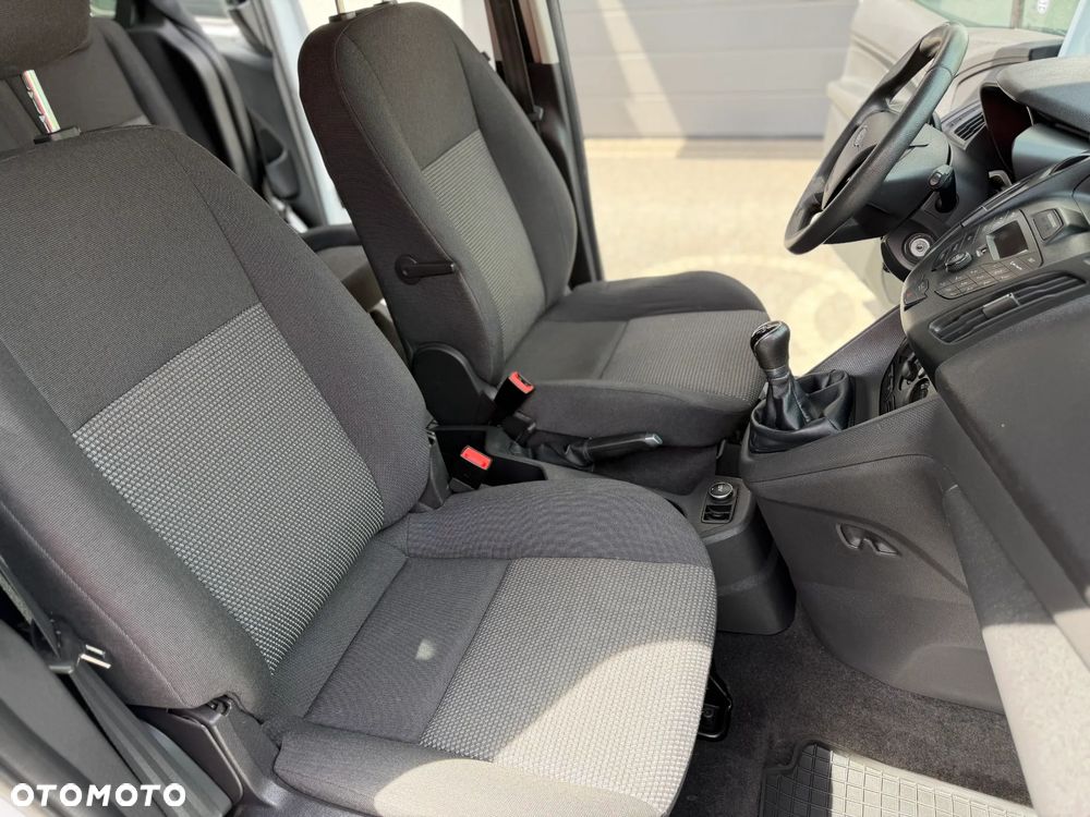 Ford Transit Connect - 18