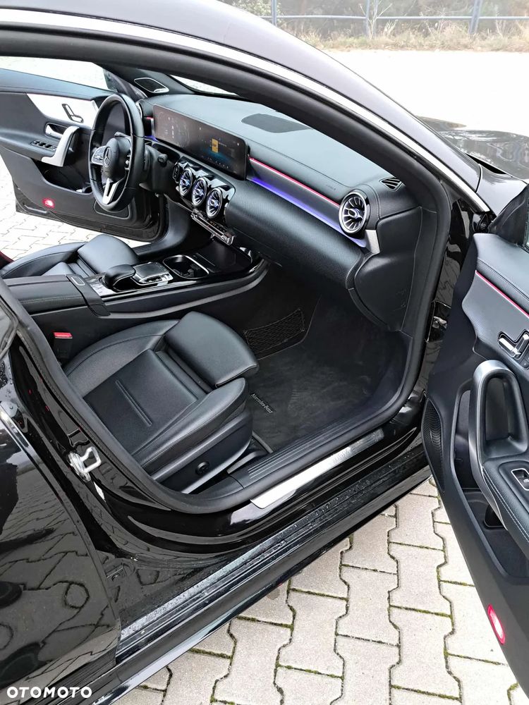 Mercedes-Benz CLA 250 7G-DCT AMG Line - 9