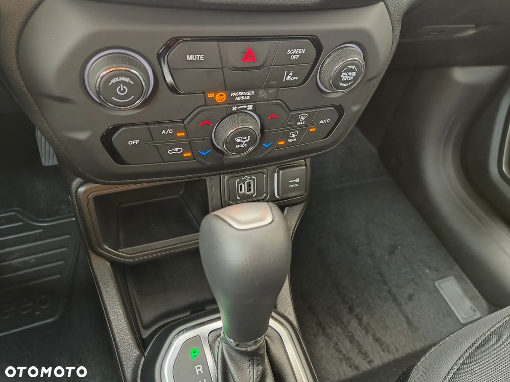 Jeep Renegade - 25