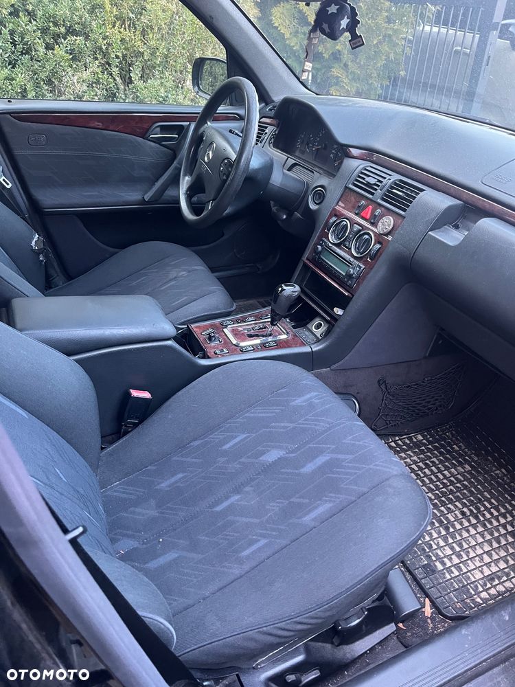 Mercedes-Benz Klasa E - 4