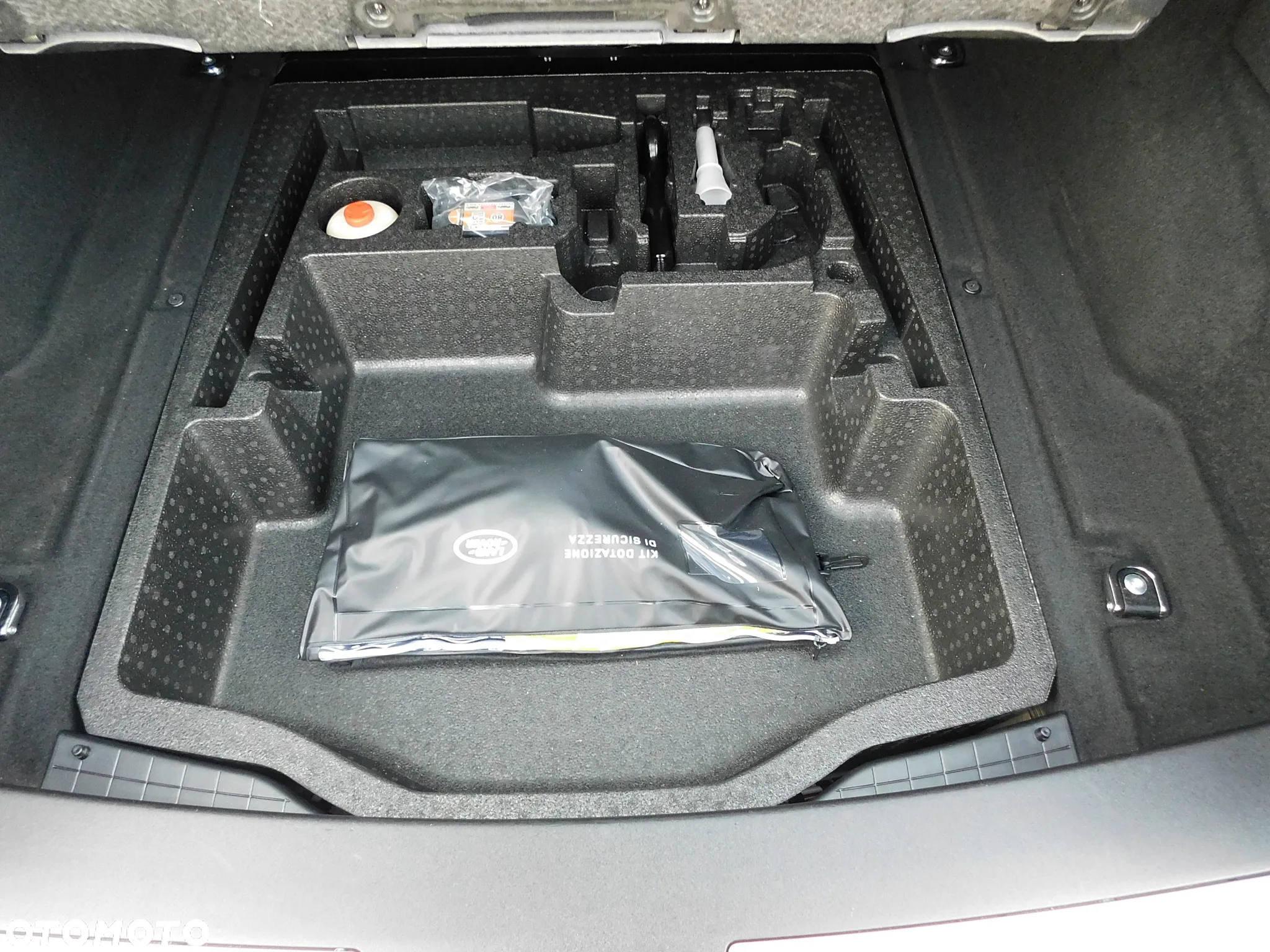 Land Rover Range Rover Velar 3.0 SD6 R-Dynamic - 26