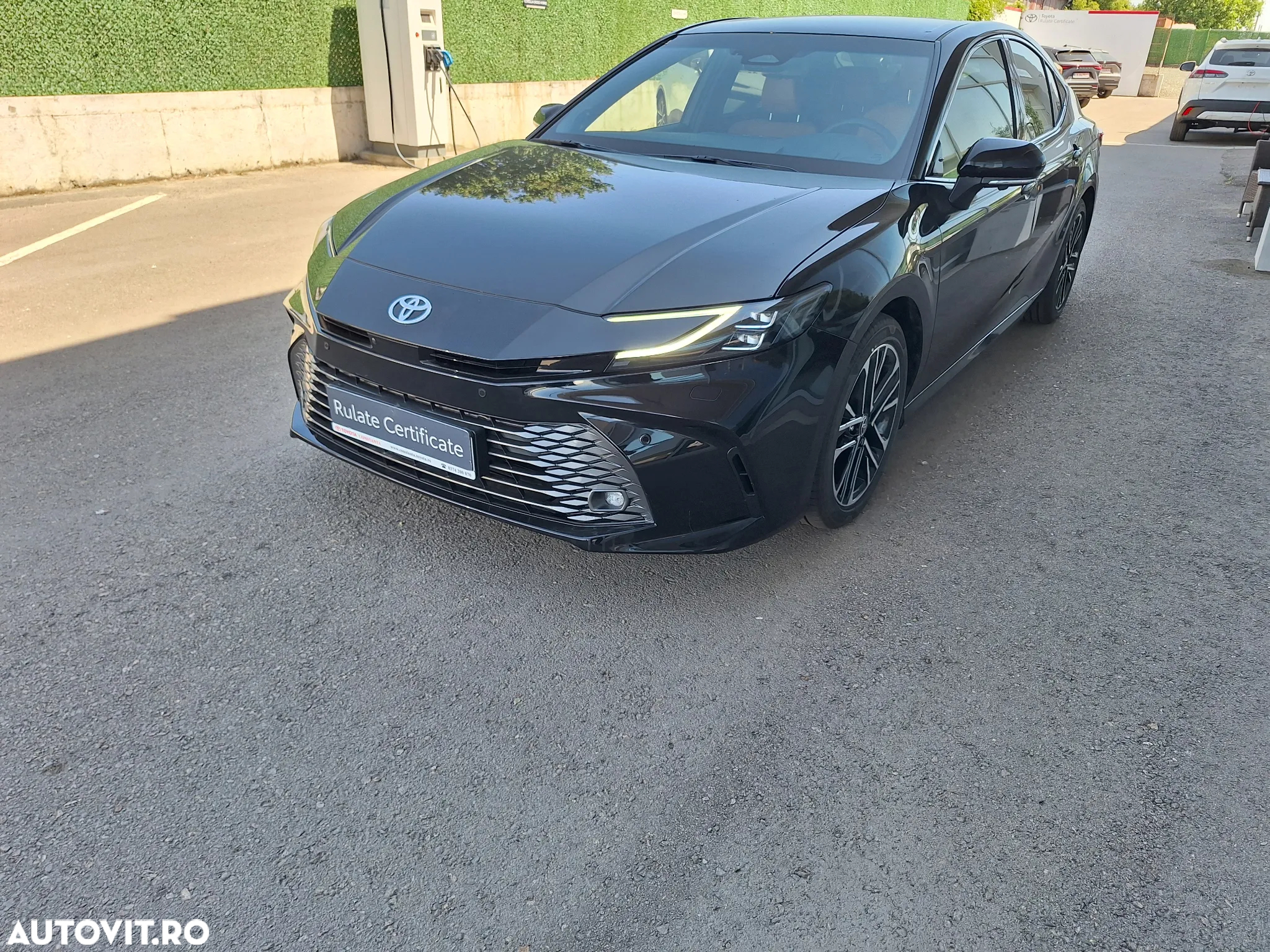 Toyota Camry 2.5 HEV Luxury - 2