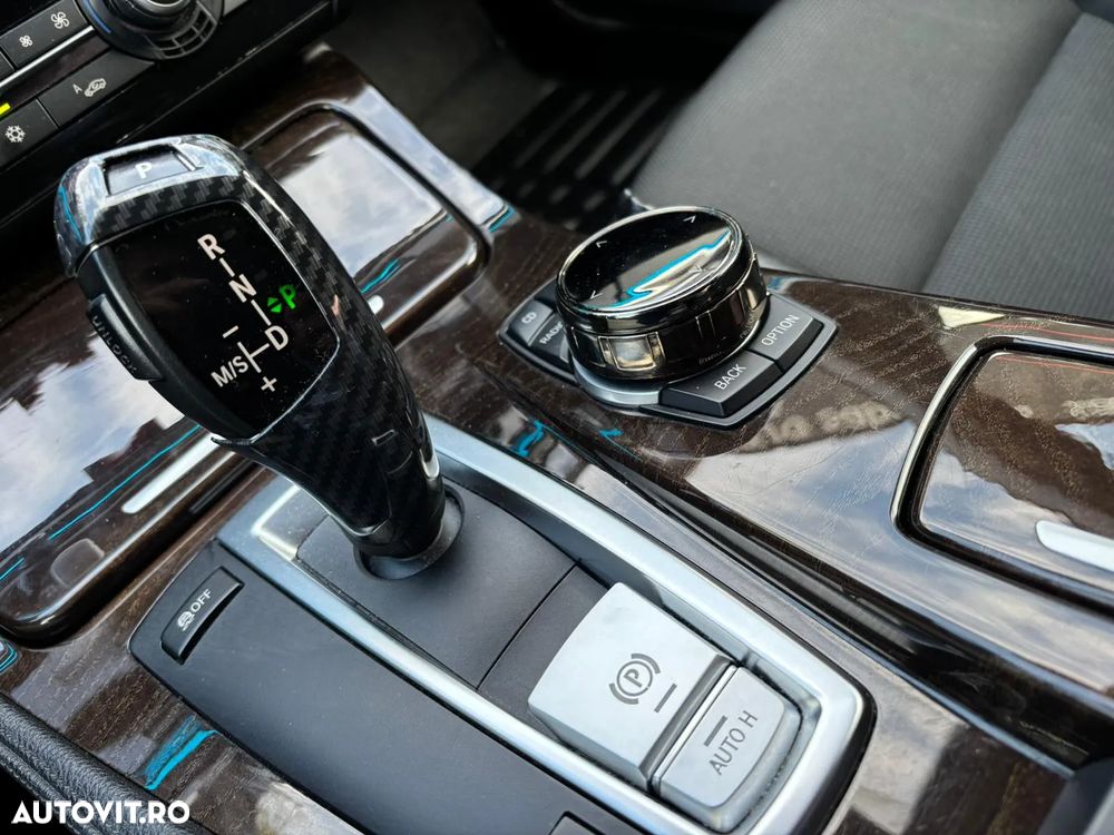 BMW Seria 5 520d - 25