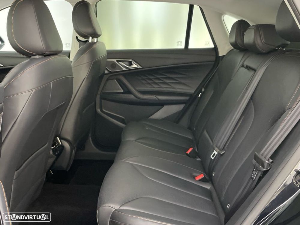MG HS 1.5 Plug-in Hybrid Luxury — fotografia 12