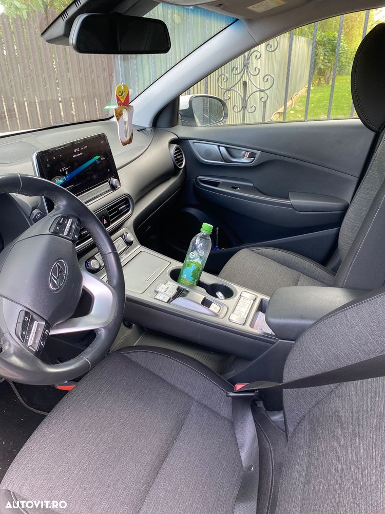 Hyundai KONA - 6