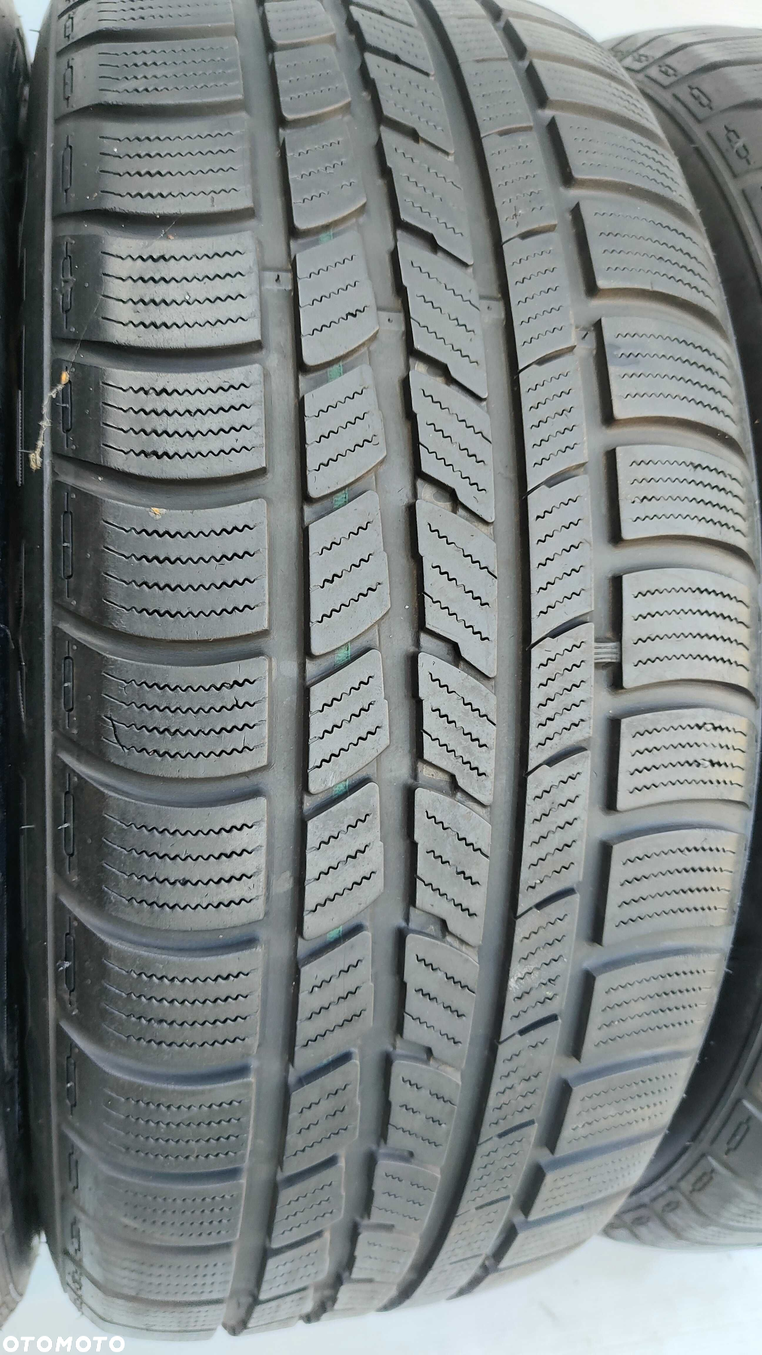 Opony Zimowe 235/55/17 Nexen 4szt MB - 4