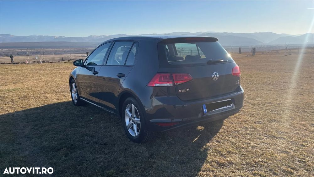 Volkswagen Golf - 8