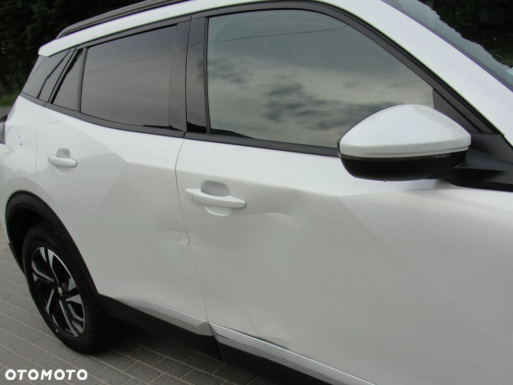 Peugeot 2008 1.2 Pure Tech Allure S&S - 16