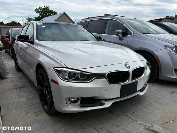 BMW Seria 3 328i xDrive Sport-Aut Luxury Line