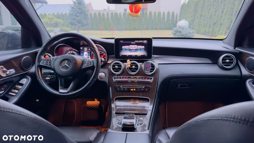 Mercedes-Benz GLC - 24