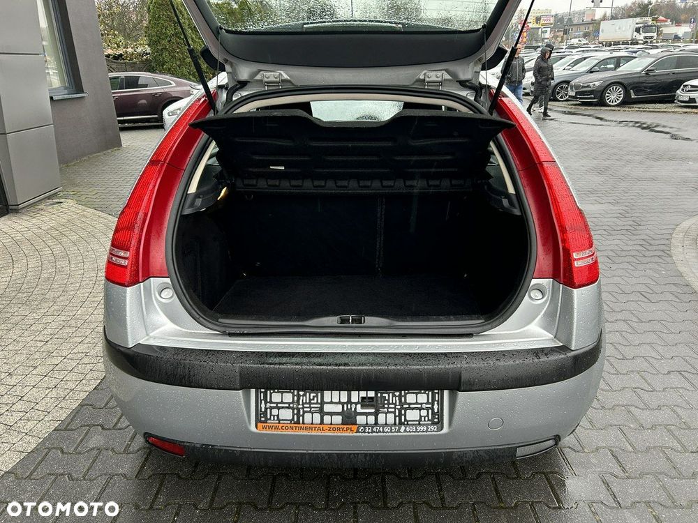 Citroën C4 1.4 16V Style - 6