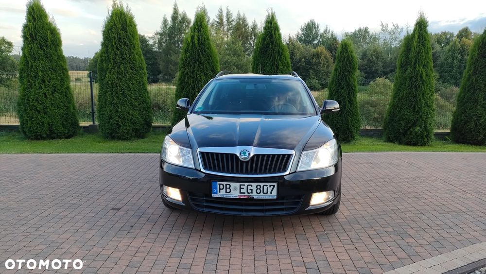 Skoda Octavia 1.6 TDI DPF Ambiente - 2