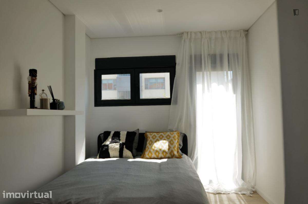 Apartamento com 1 quartos - localizado em Paranhos Porto - Grande imagem: 5/15