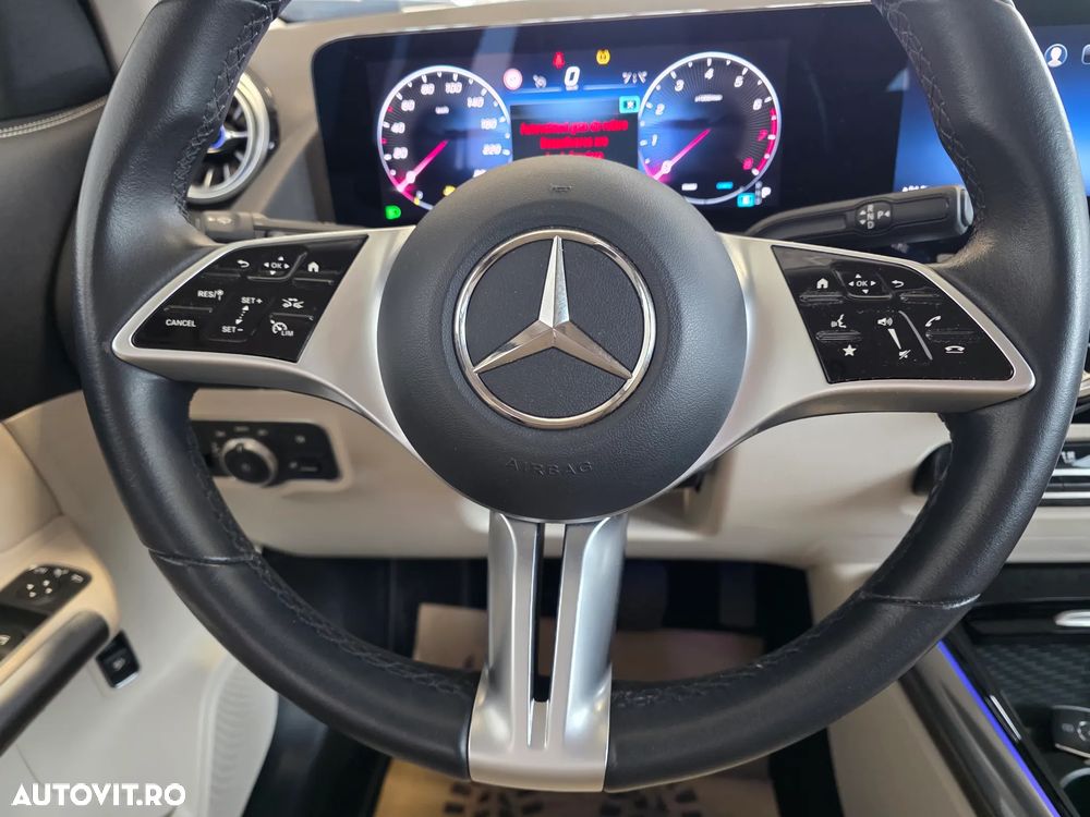 Mercedes-Benz GLA - 9