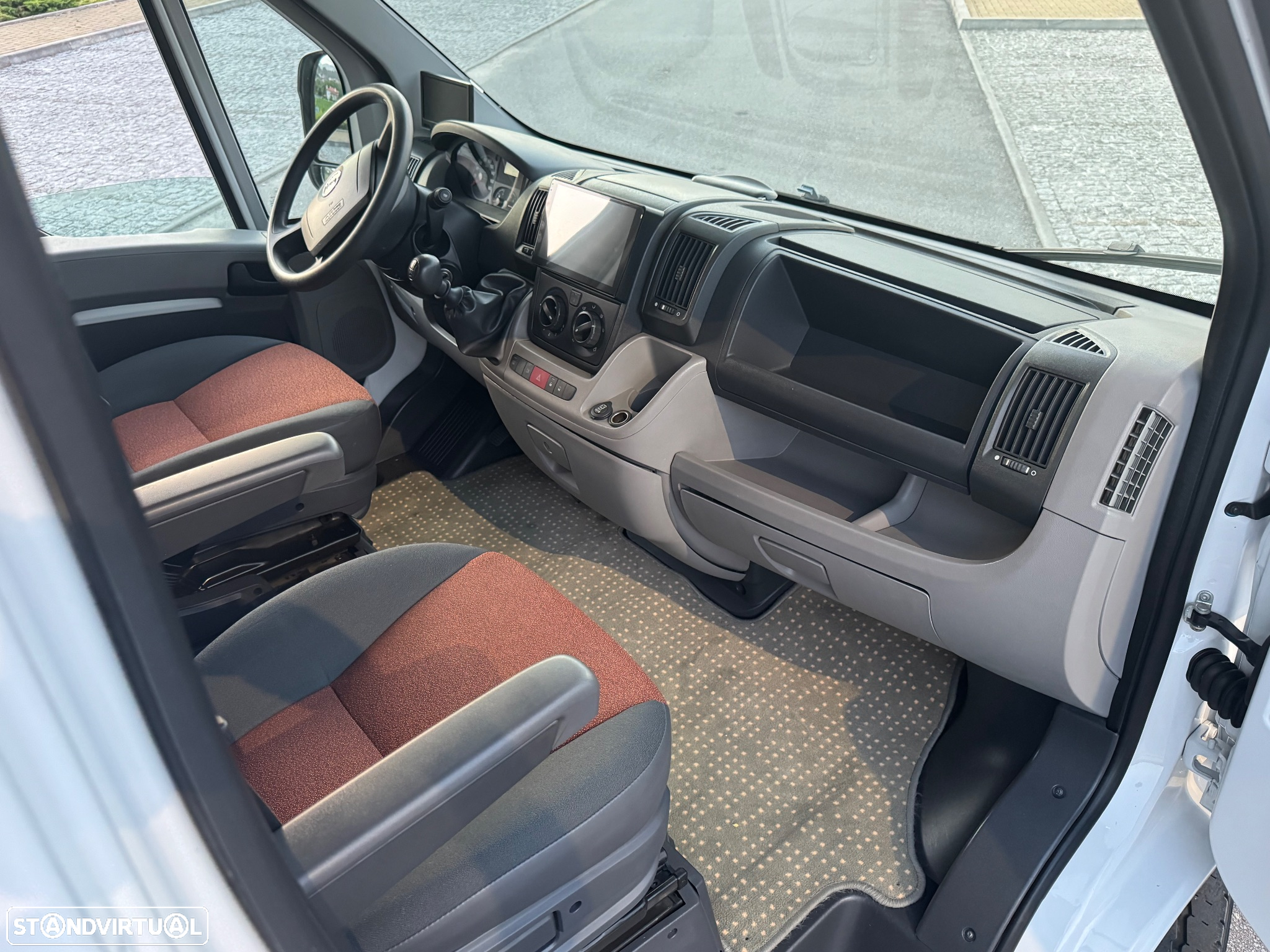 Pilote Aventura A650 6.47M, 6 lugares - 53