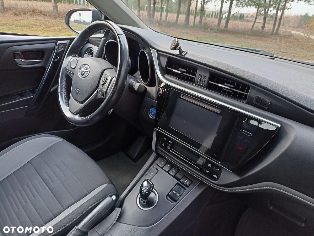 Toyota Auris Hybrid 135 Prestige - 22