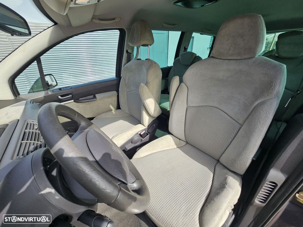 Peugeot 807 2.2 HDi Navteq - 19