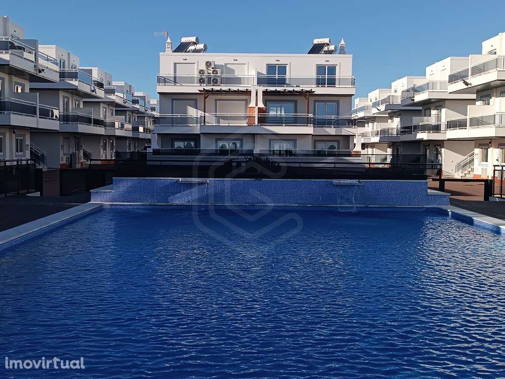 Apartamento T1 + 3 em condomínio fechado com piscina na Manta Rota,... - Grande imagem: 2/33