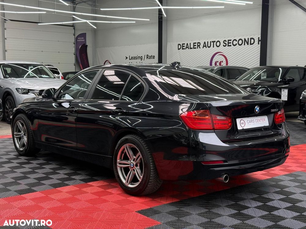BMW Seria 3 320i - 4