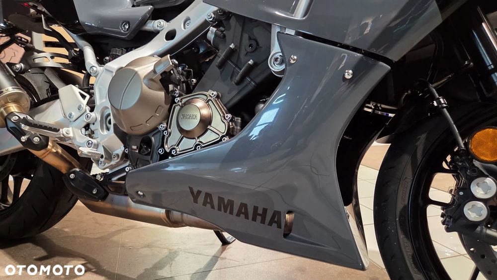 Yamaha XSR - 12