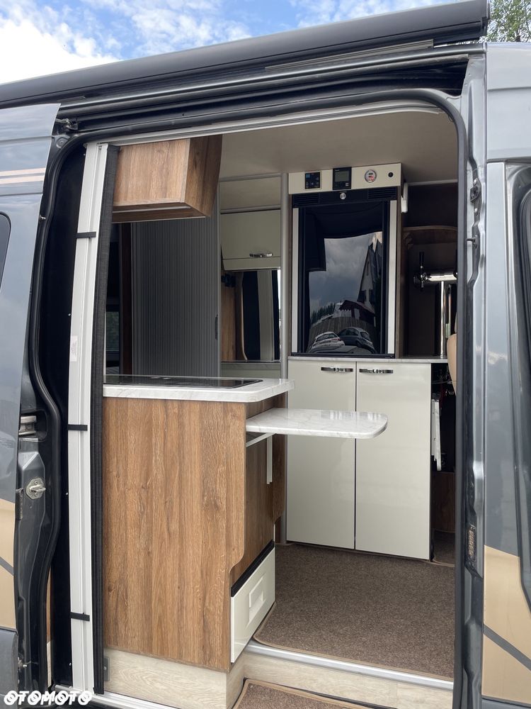 Mercedes-Benz Sprinter - 9