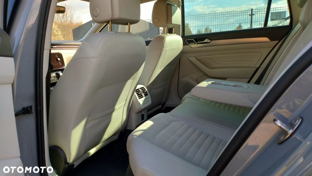 Volkswagen Passat 2.0 TDI 4Mot Elegance DSG - 32