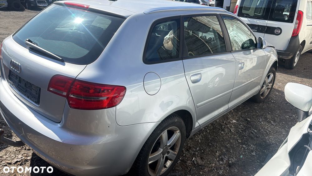 Audi A3 Sportback 1.6 Ambiente - 8