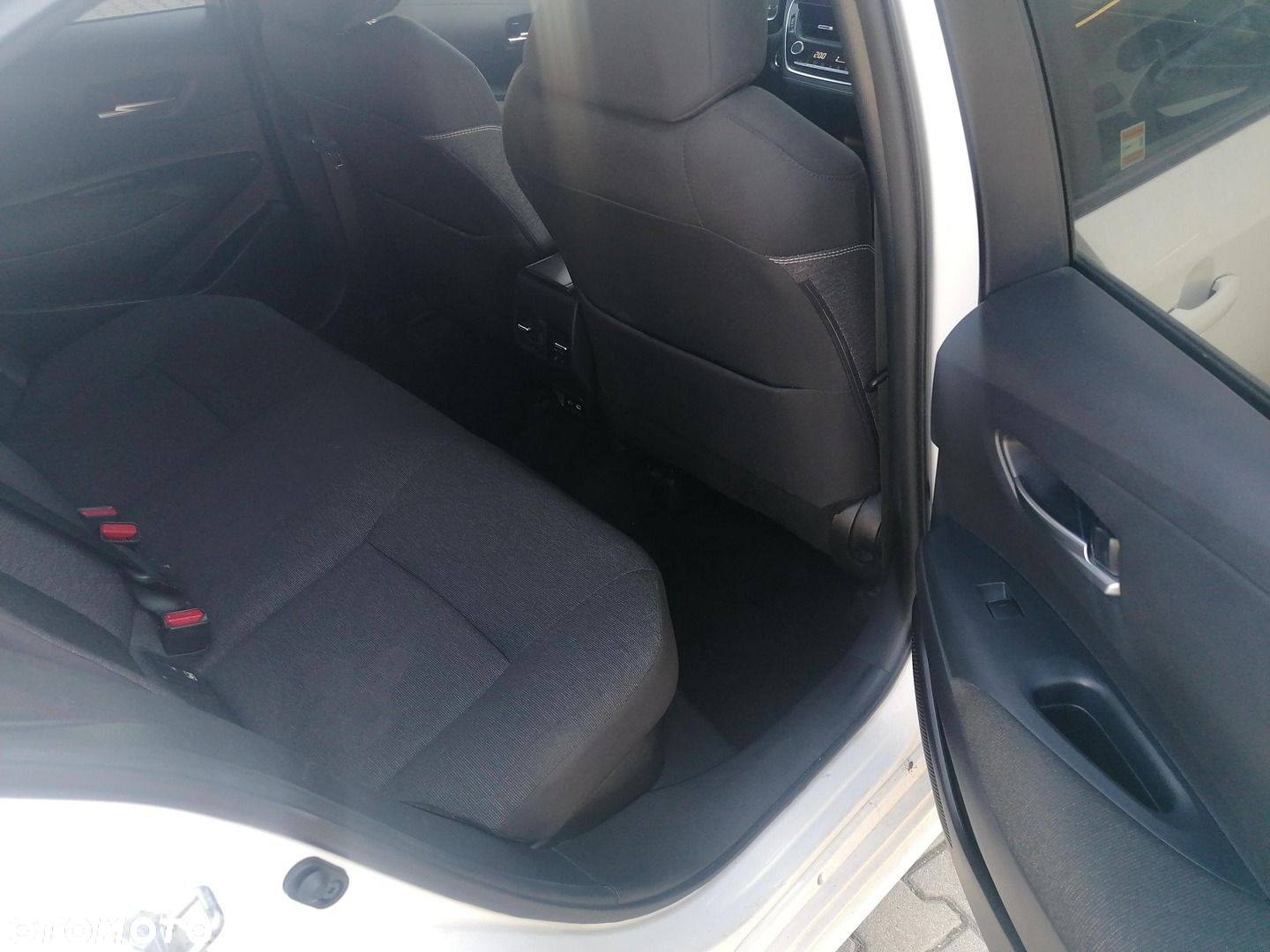 Toyota Corolla 1.8 Hybrid Style - 10