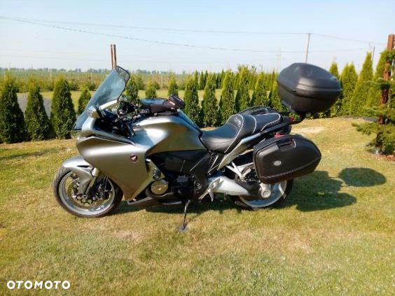 Honda VFR - 9