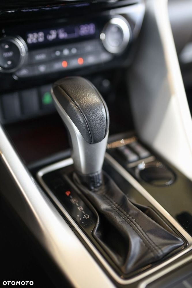 Mitsubishi Eclipse Cross - 16