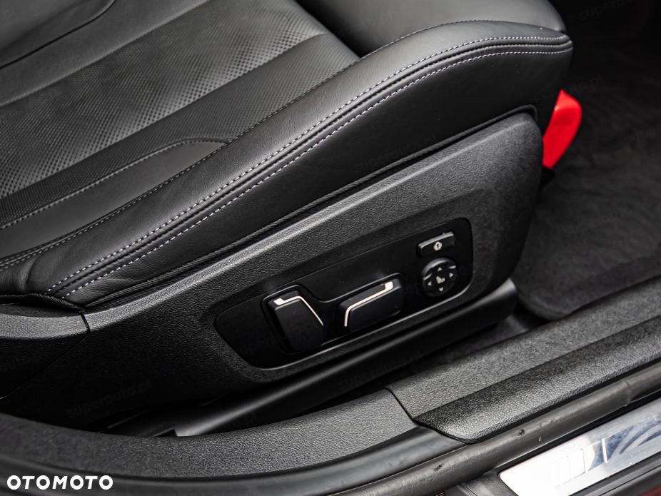 BMW M3 Competition xDrive sport - 26