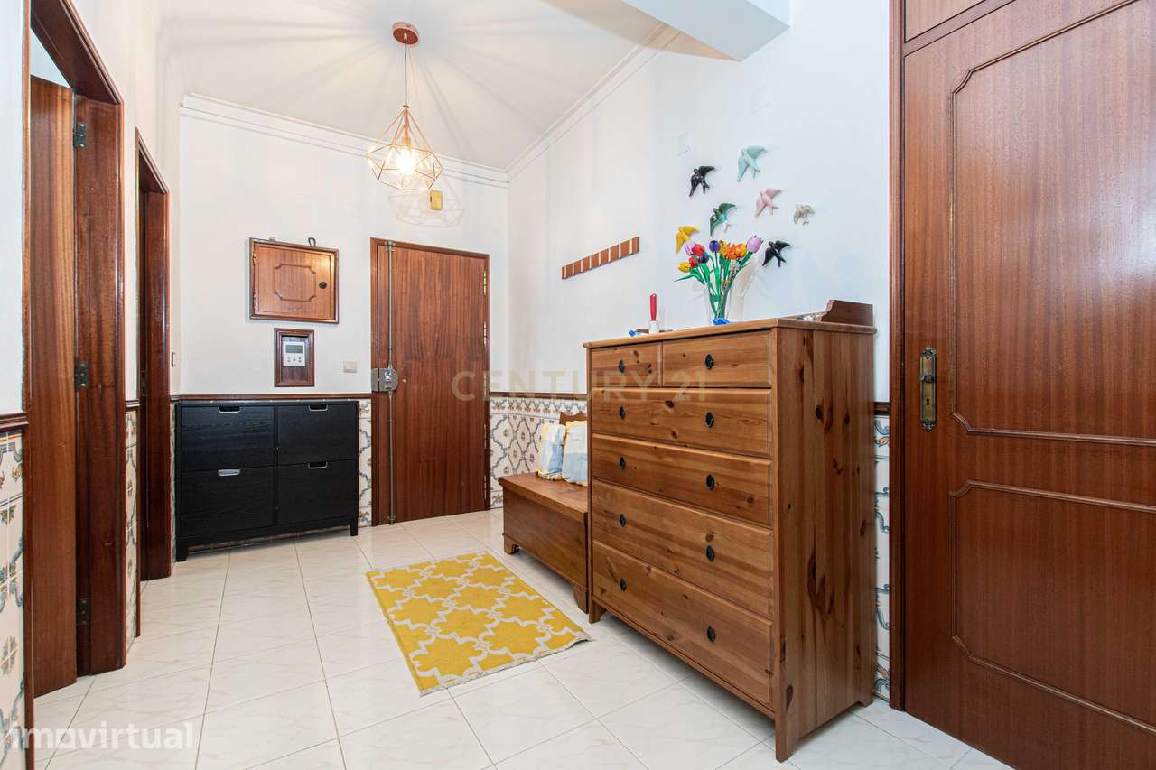 Apartamento T2 com Vista Panorâmica em Póvoa de Santa Iria - Grande imagem: 4/22