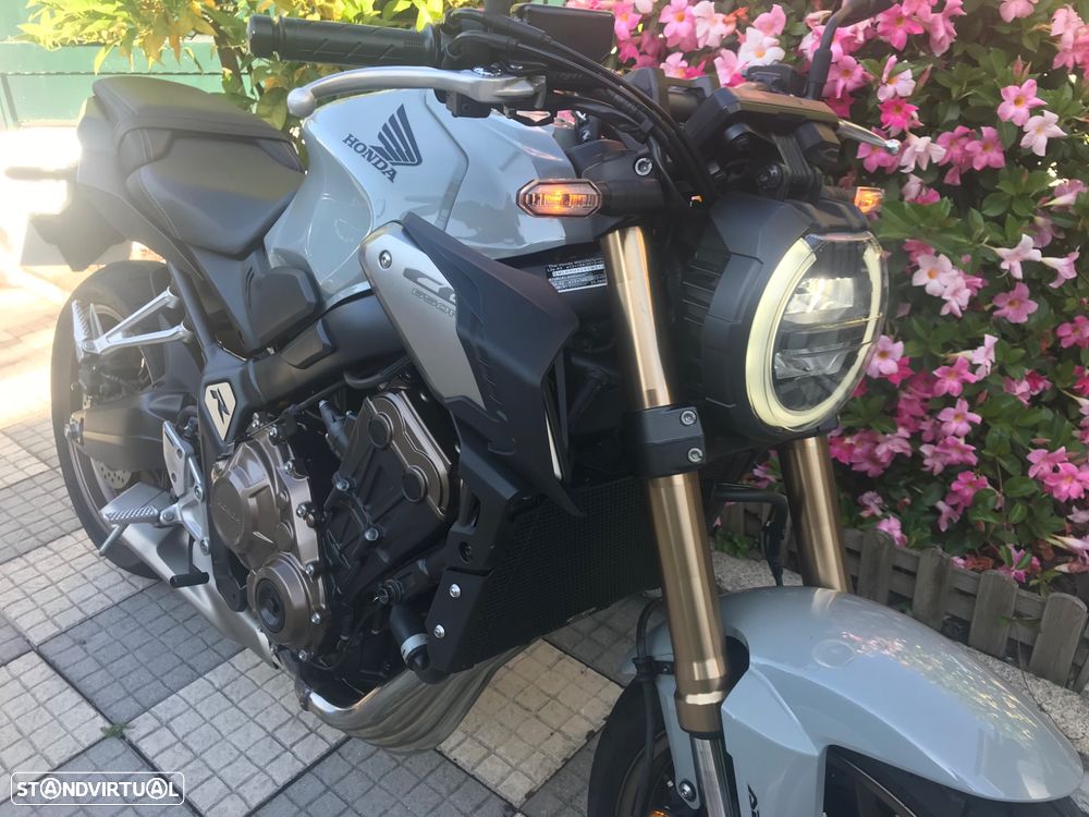Usados Honda CB - 8 250 EUR8 300 km, 2021 - Standvirtual